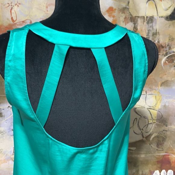 BCBG Silk Emerald Green Caged Back Cami - Picture 9 of 12